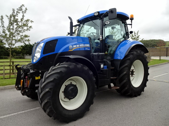 2013 NEW HOLLAND T7.200